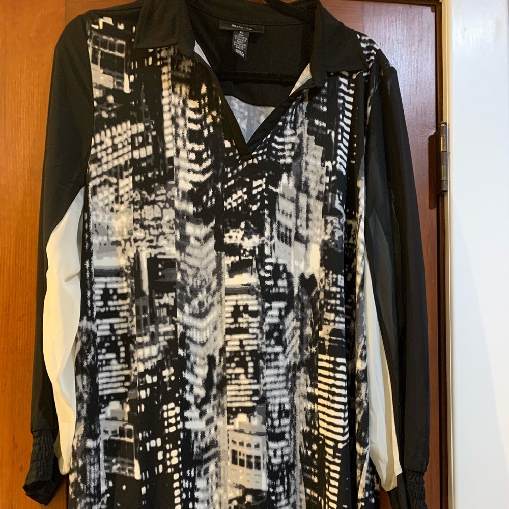 Patterned tunic length top